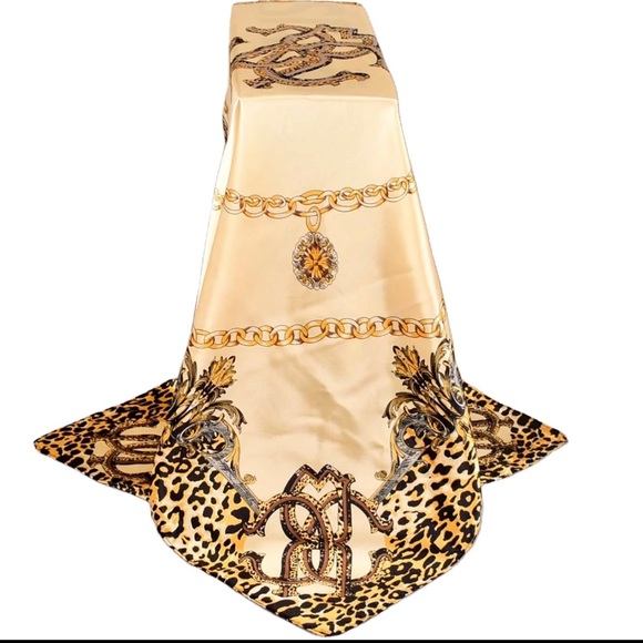 Large square head and neck scarf. ( brand new) - Picture 2 of 2